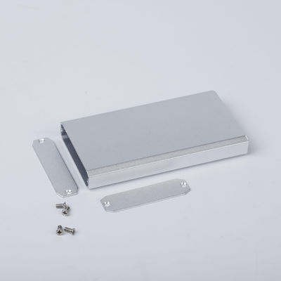 52*13*110mm boîtier plat en aluminium personnalisable en couleur argentée pour l'électronique